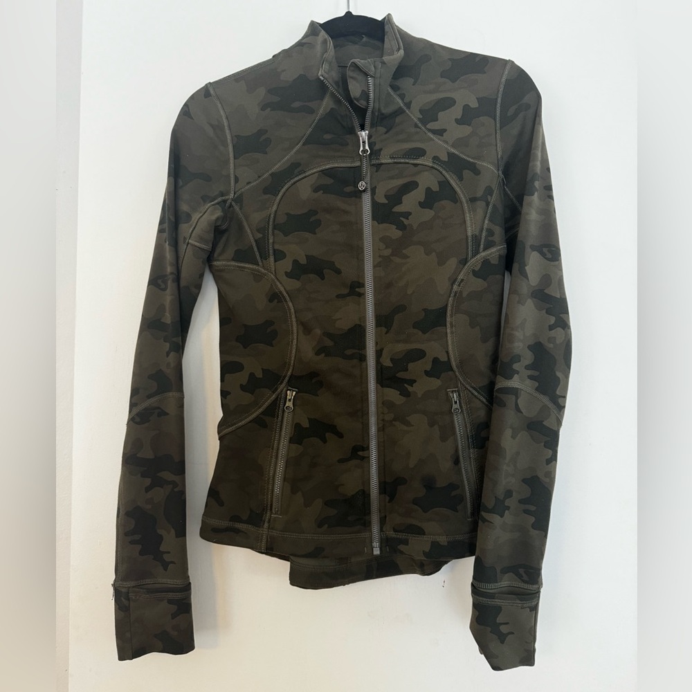 Lululemon Define jacket sz 4 Army Green